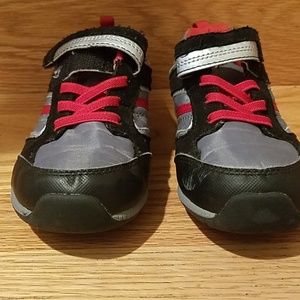 Stride Rite Made 2 Play Sneakers Dwyer